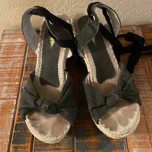 Women’s Wedge Sandals Size 9 - Picture 2 of 6
